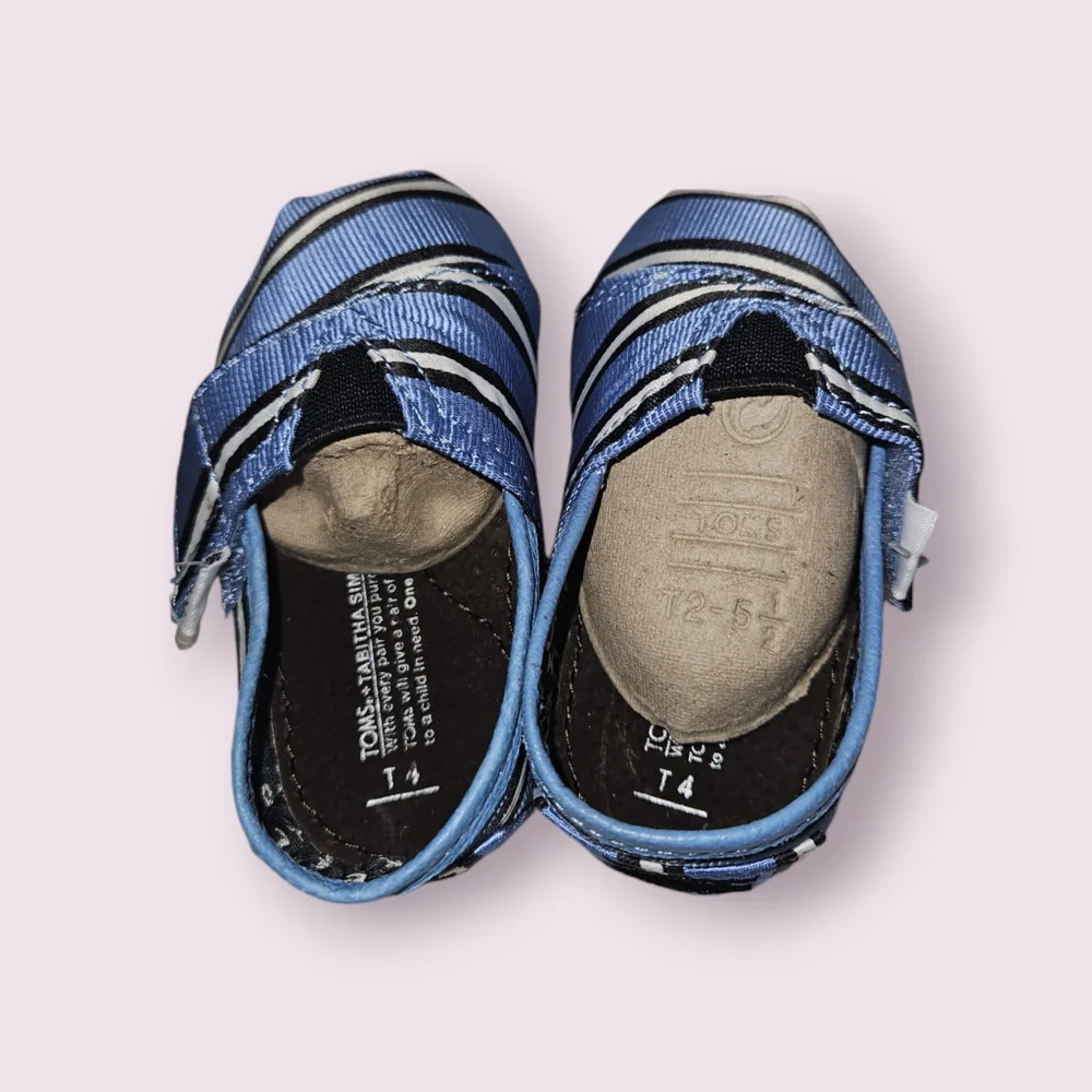 Toms Classics Canvas Slip On baby shoes Size 4 Blue Stripes New